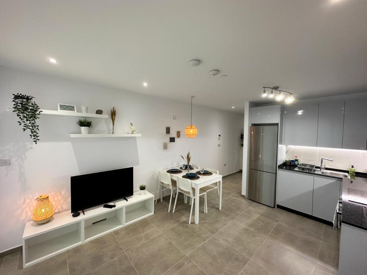 Brand New - Massive Studio - E1 - Self Catering Гібралтар Екстер'єр фото