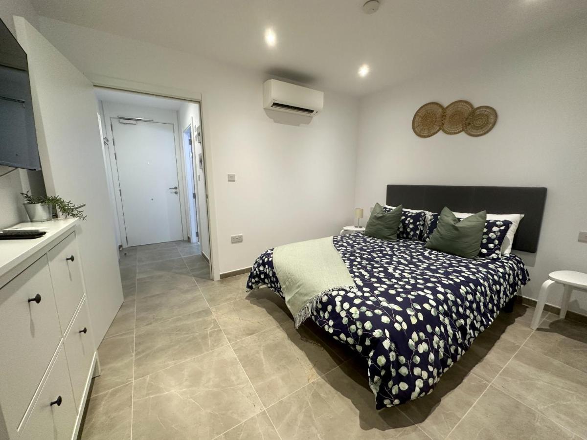 Brand New - Massive Studio - E1 - Self Catering Гібралтар Екстер'єр фото